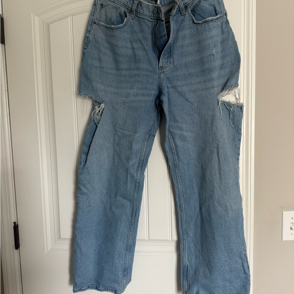 Abercrombie and Fitch Distressed Mid-Rise Baggy Blue Jeans. Size 32